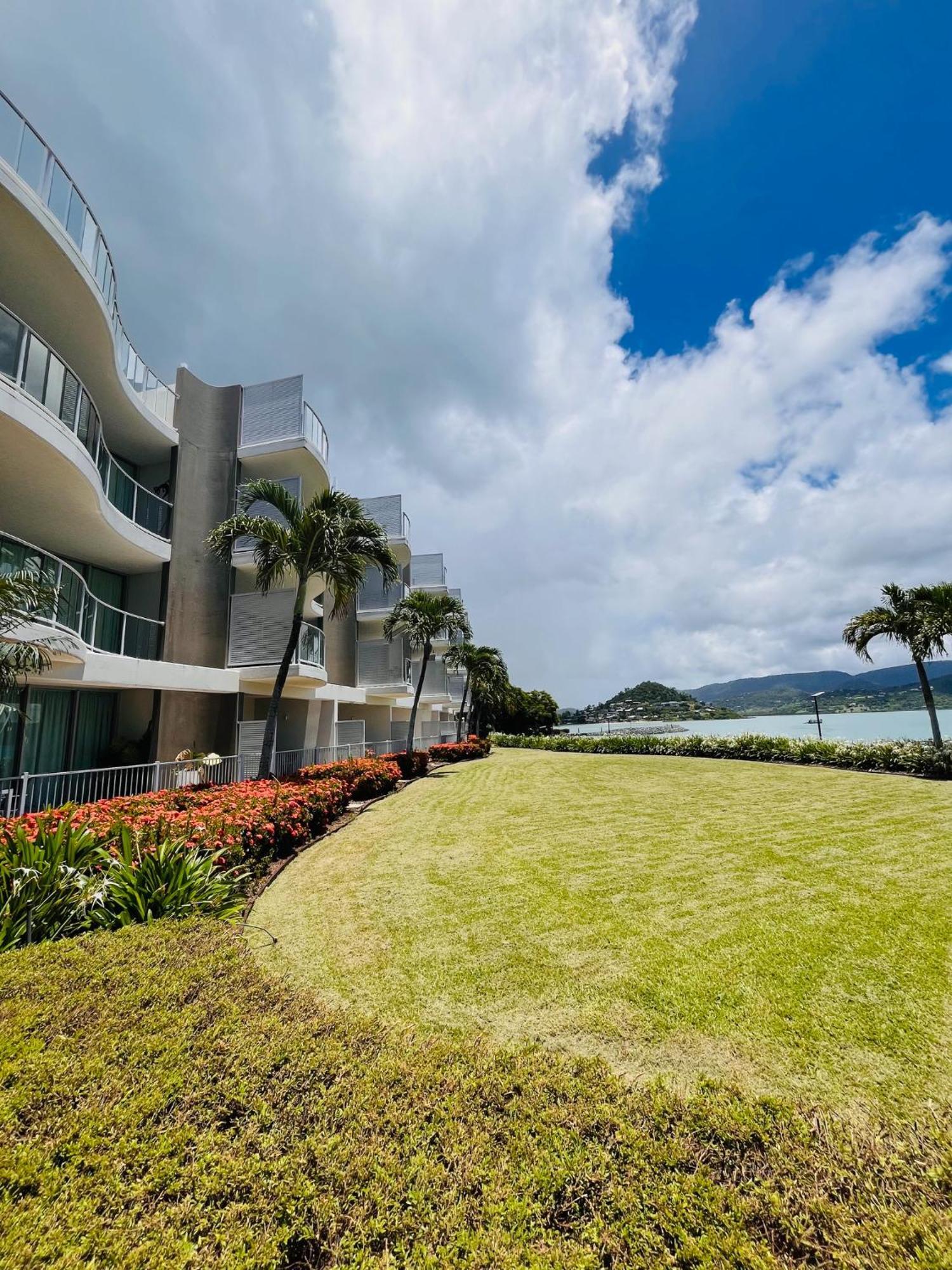 At Marina Shores Airlie Beach Exterior photo View of the resort
